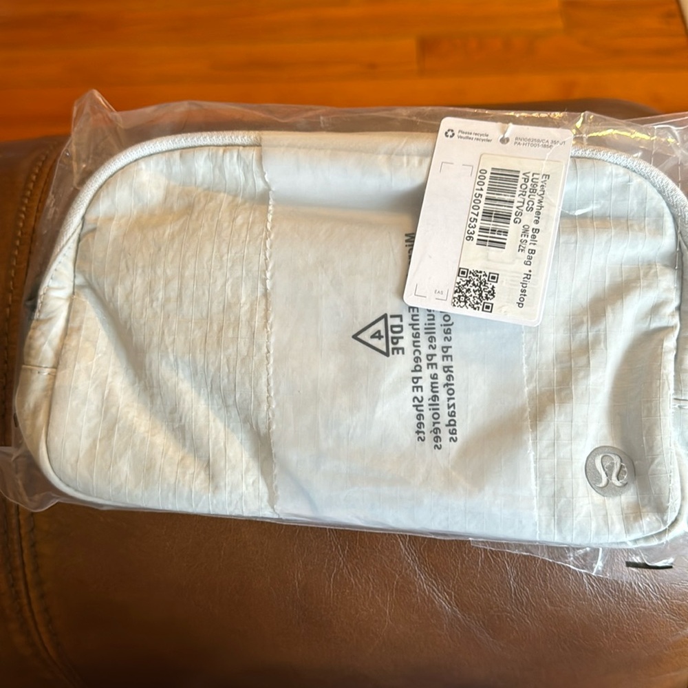 NWT Lululemon Everywhere Beltbag Ripstop -Vapor